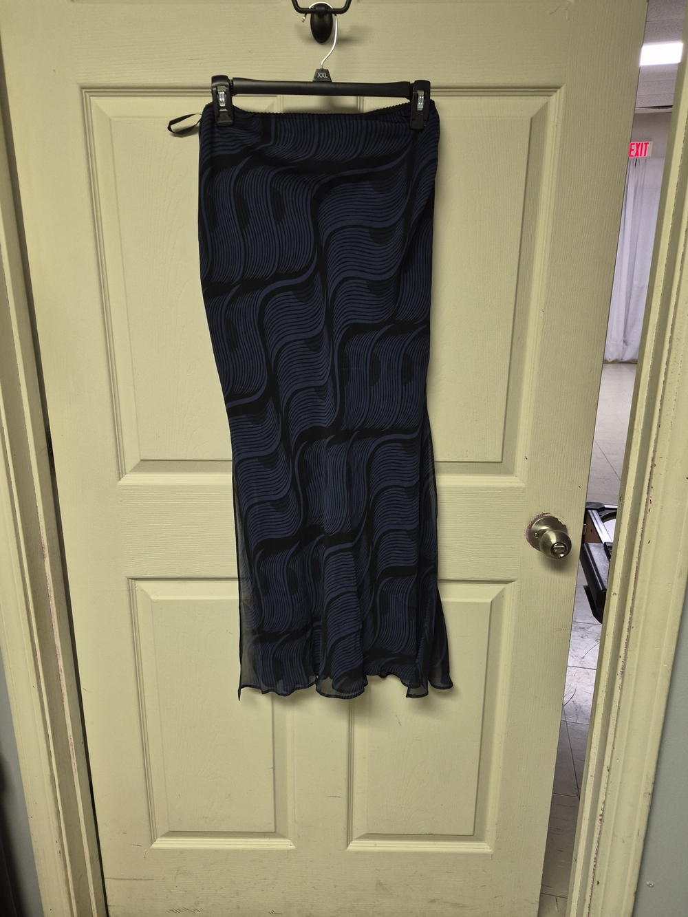 Express Navy and Black Wave-Print Maxi Skirt
